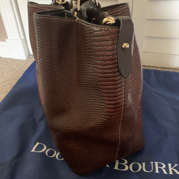Dooney & Bourke large Barlow embossed tote - Picture 11 of 12